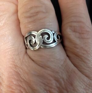 James Avery Sterling Silver Gentle Wave Ring